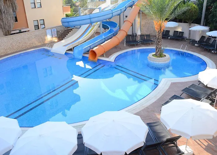 阿美拉公园公寓式酒店 4* 阿拉尼亚