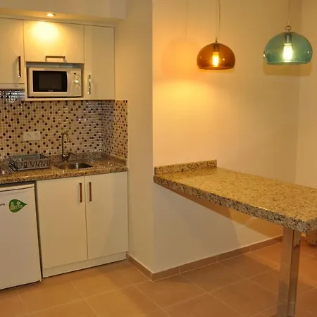 Almera Park מלון דירות אלאניה