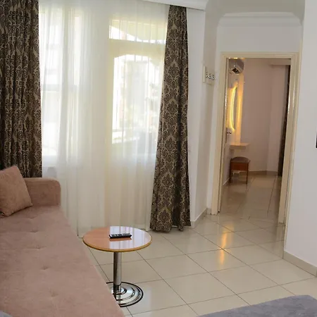 Almera Park Apartmanhotel 4*