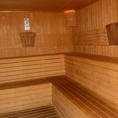 Almera Park Lägenhetshotell 3*
