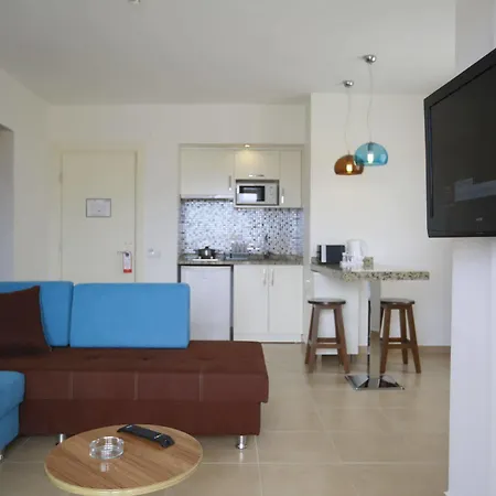 Almera Park Aparthotel 4*