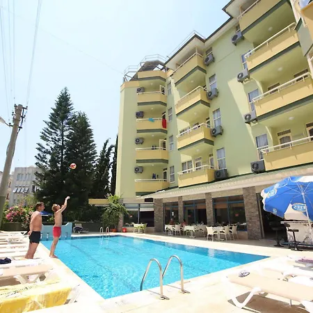 מלון דירות Almera Park 4*