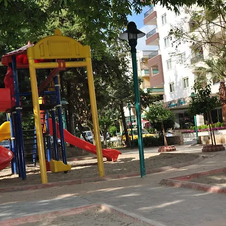 מלון דירות Almera Park