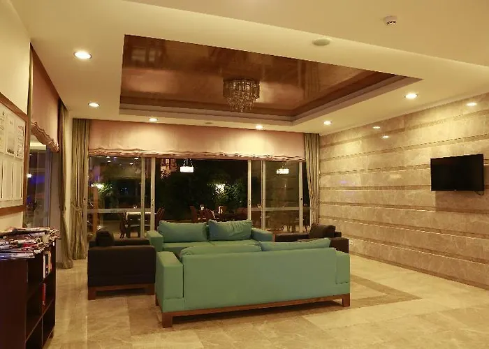 Almera Park Aparthotel 4*