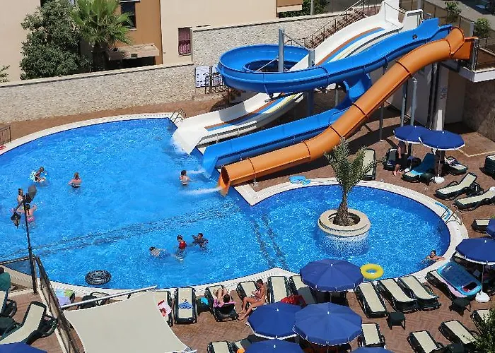 Апарт-готель Almera Park 4*