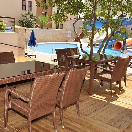 Almera Park 公寓式酒店