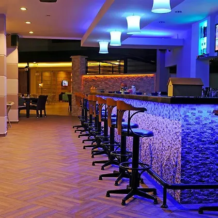 Almera Park 公寓式酒店 4*