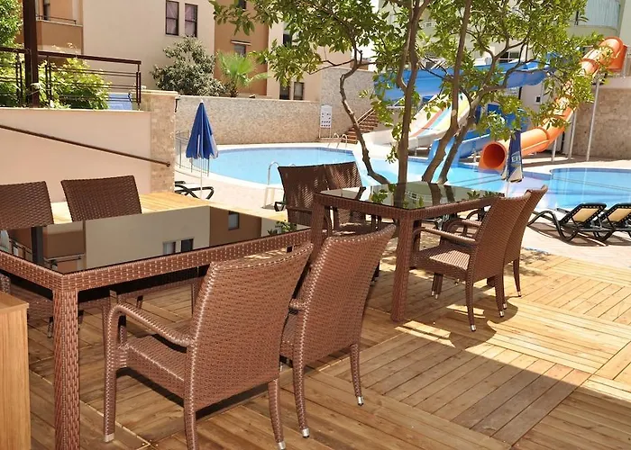 Almera Park Aparthotel